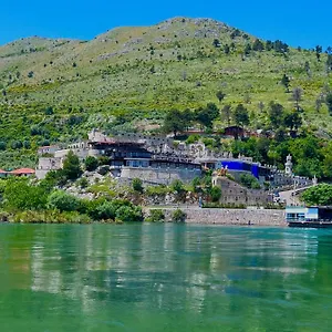 Couette-café Iliria, Shkodër