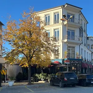 Amo's Aparthotel