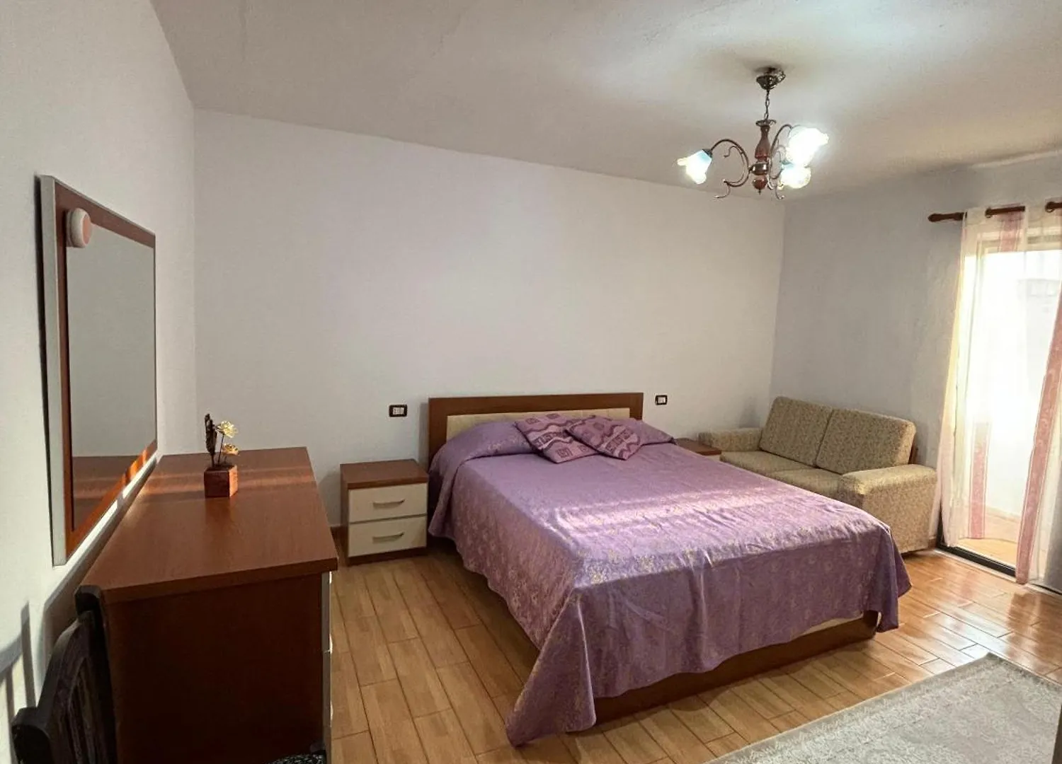 Aron'Apartament In Center Apartment Shkoder